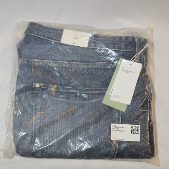 H&M Other - NWT Mens H&M Loose Ample Denim Jeans 44 x 32